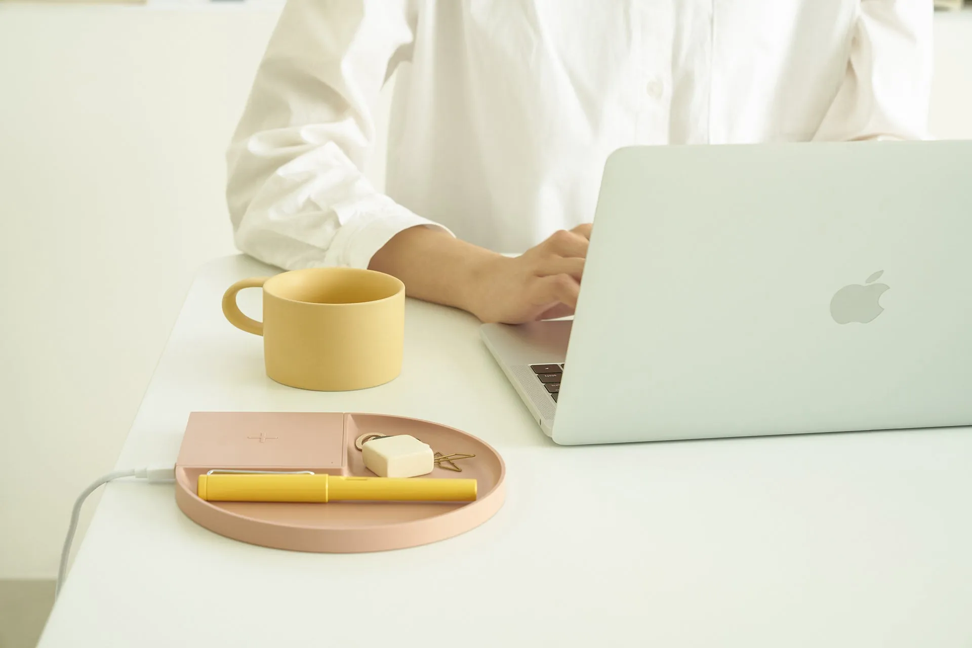 Expandable Wireless Charger - Muhly Pink