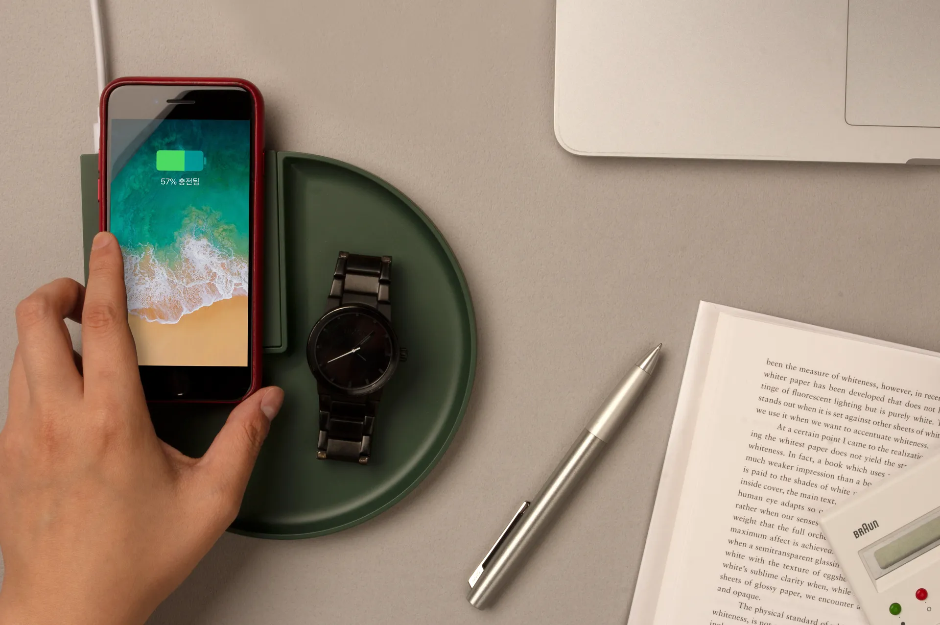 Expandable Wireless Charger - Snow White
