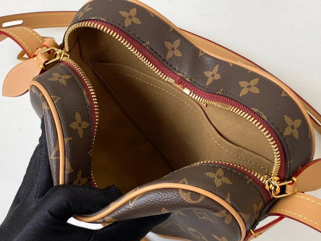 SO - LV Game On Cœur MONOGRAM Nicolas Ghesquière A02