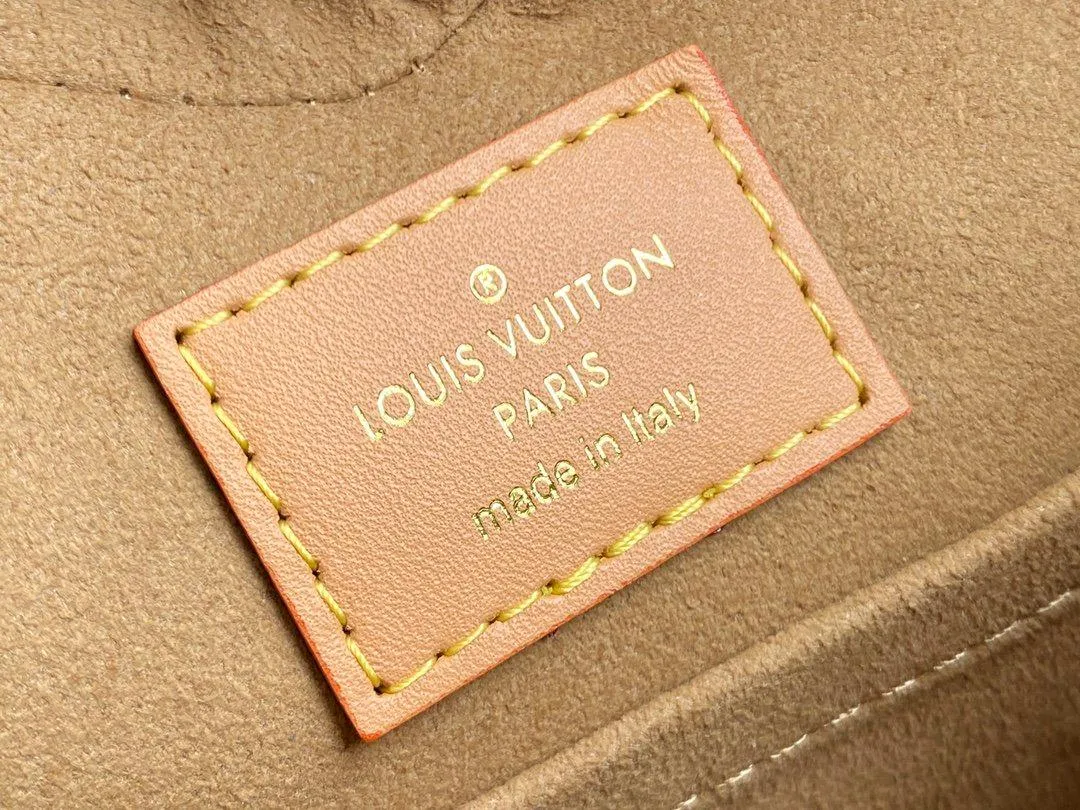 SO - LV Game On Cœur MONOGRAM Nicolas Ghesquière A02